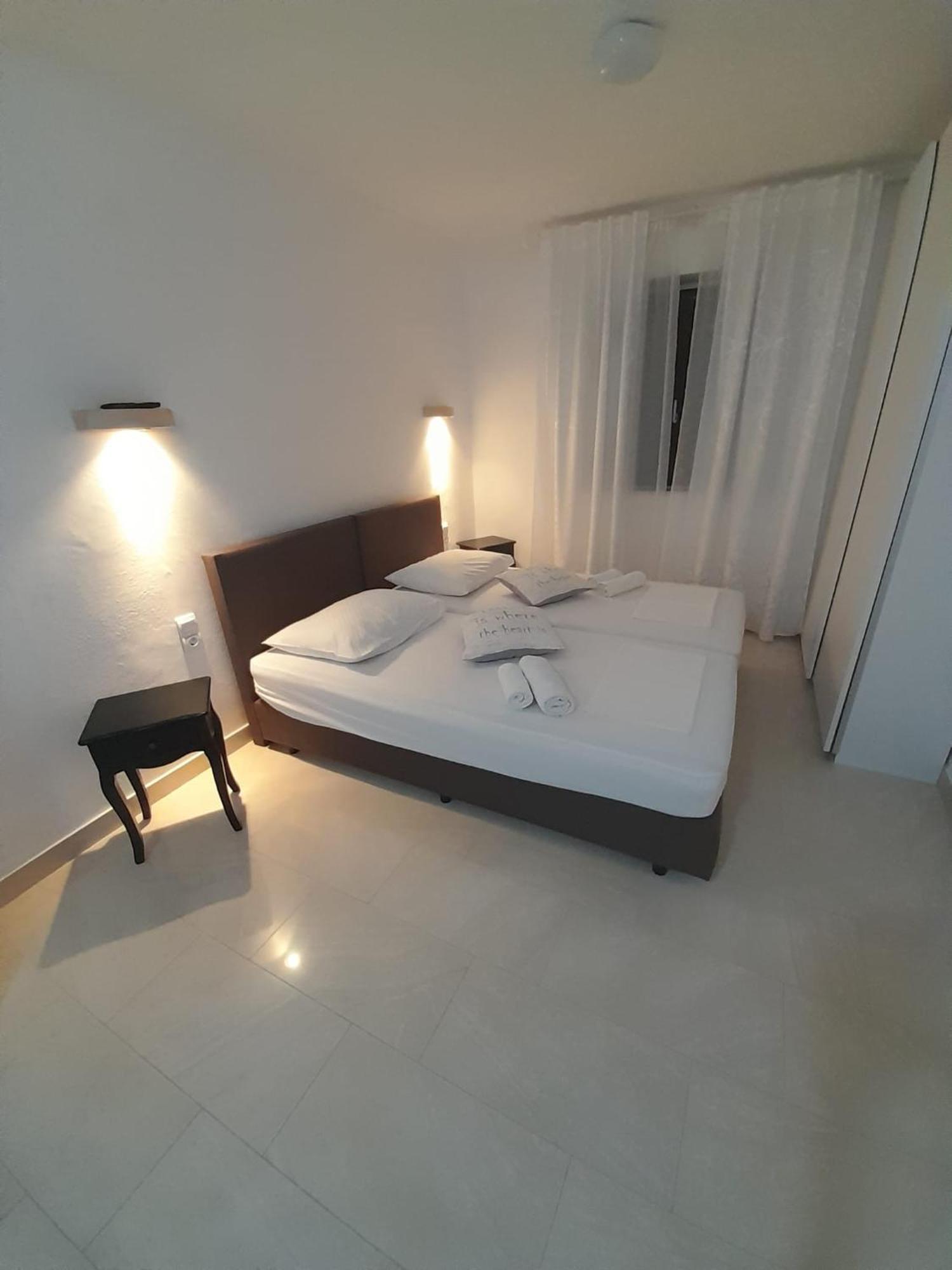 Apartments Blanka Zrnovo Luaran gambar