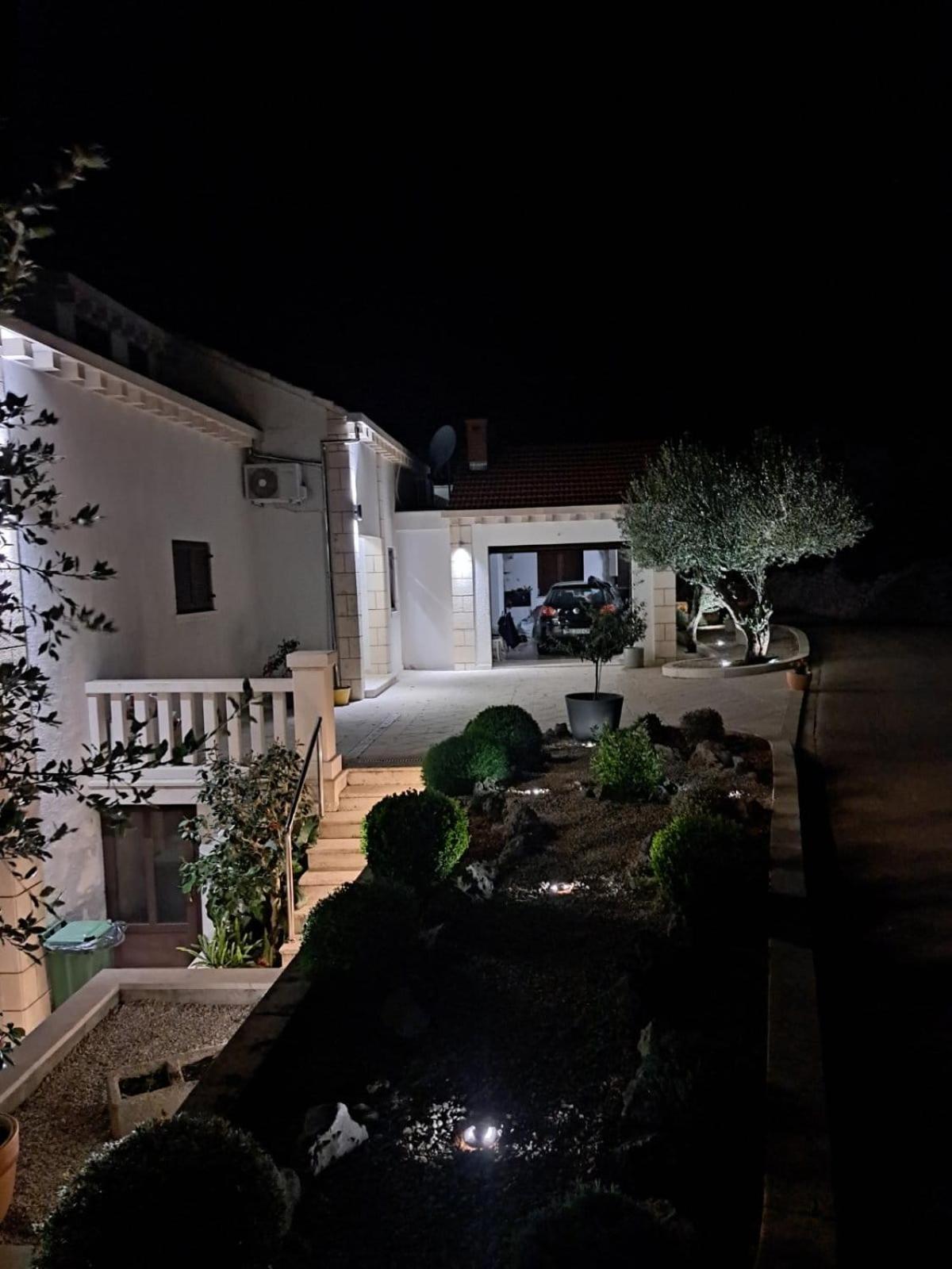 Apartments Blanka Zrnovo Luaran gambar
