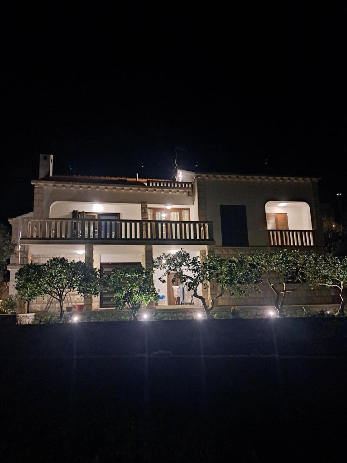 Apartments Blanka Zrnovo Luaran gambar