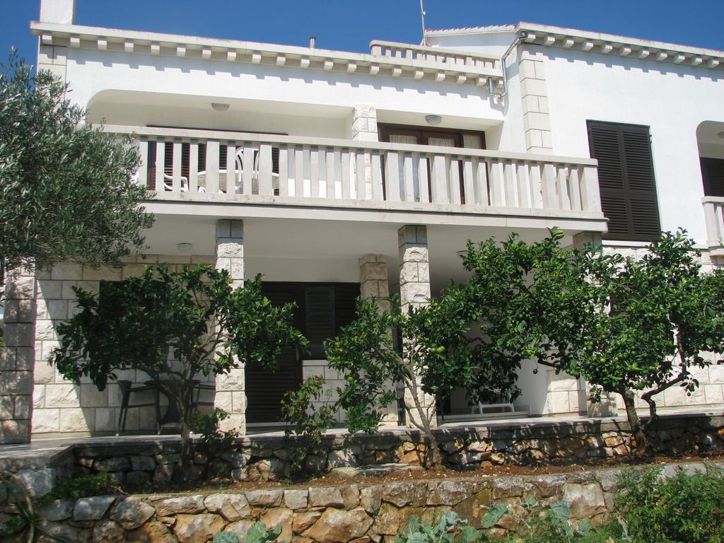 Apartments Blanka Zrnovo Luaran gambar