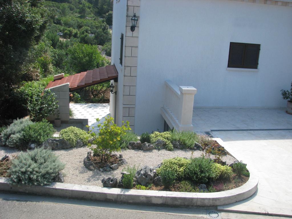 Apartments Blanka Zrnovo Luaran gambar